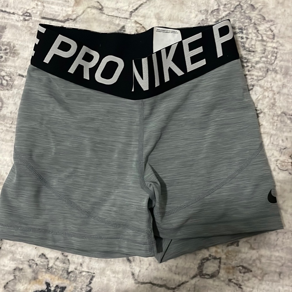 Nike pro